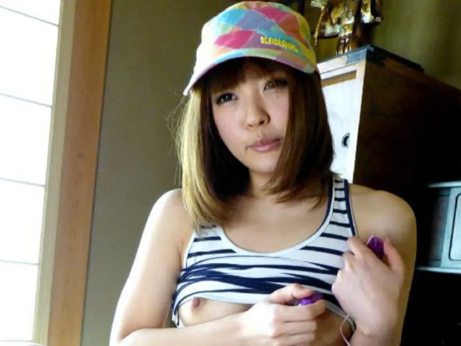 AV女優・日向優梨 (ひなたゆうり)