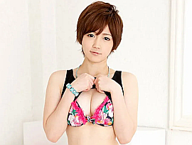 AV女優・水菜ユイ (みずなゆい)