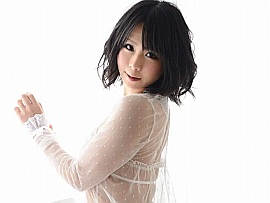 AV女優・枢木みかん (くるるぎみかん　三浦萌花)