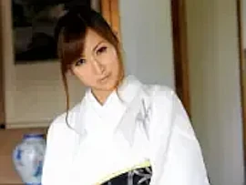 AV女優・愛咲れいら (あいさきれいら　原千尋)