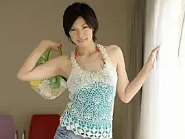 AV女優・青山沙希 (あおやまさき)