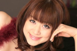 AV女優・更田まき (さらだまき)