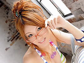 AV女優・檸衣 (れい　白石結杏)