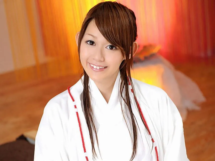 AV女優・若宮莉那 (わかみやりな)