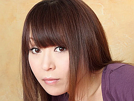 AV女優・草凪純 (くさなぎじゅん)