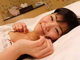 AV女優・安里泉水 (あさといずみ　青木ちなつ)