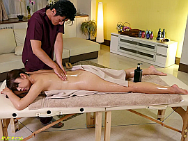 AV女優・立花紫保 (たちばなしほ)