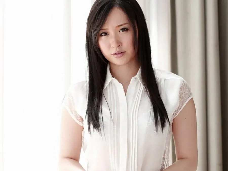 AV女優・若槻ゆうか (わかつきゆうか)