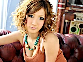 AV女優・AIKA (あいか)