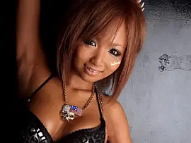 AV女優・ひなのりく (ひなのりく)