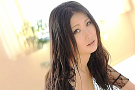AV女優・菅原奈緒美 (すがわらなおみ)