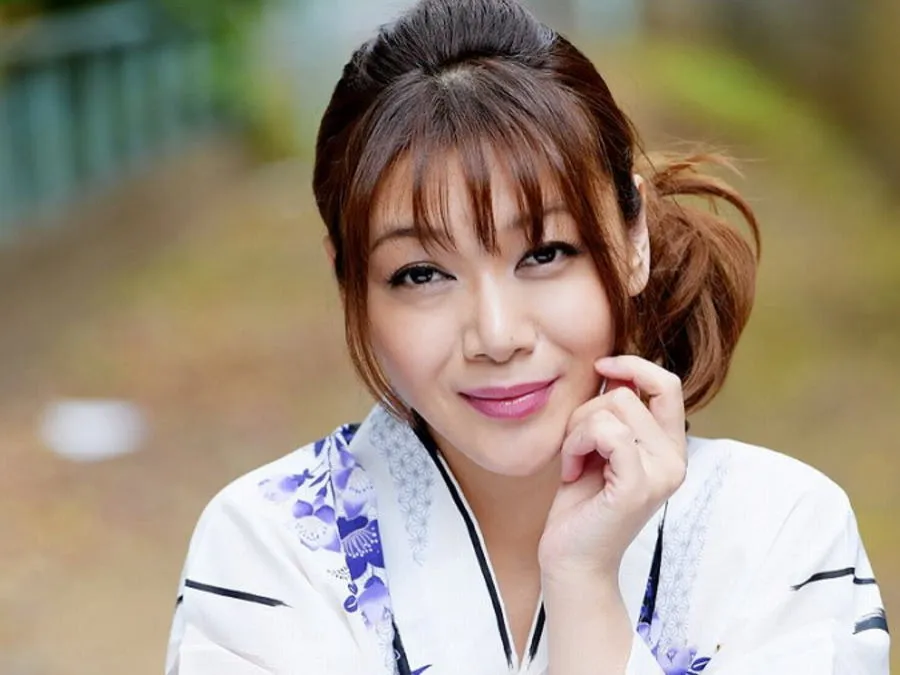 AV女優・美智子小夜曲 (みちこせれなーで 内田美奈子 米井貴子)