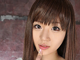 AV女優・夏海里菜 (なつみりな)