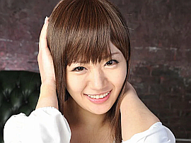 AV女優・夏海里菜 (なつみりな)