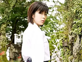 AV女優・上原空 (うえはらかすみ)