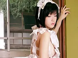 AV女優・上原空 (うえはらかすみ)