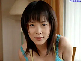 AV女優・上原空 (うえはらかすみ)
