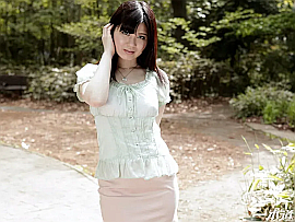 AV女優・新木まどか (あらきまどか)