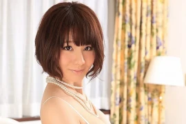 AV女優・宮崎愛莉 (みやざきあいり　上原美帆)