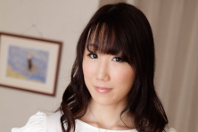 AV女優・美波あみな（みなみあみな　矢追優希)