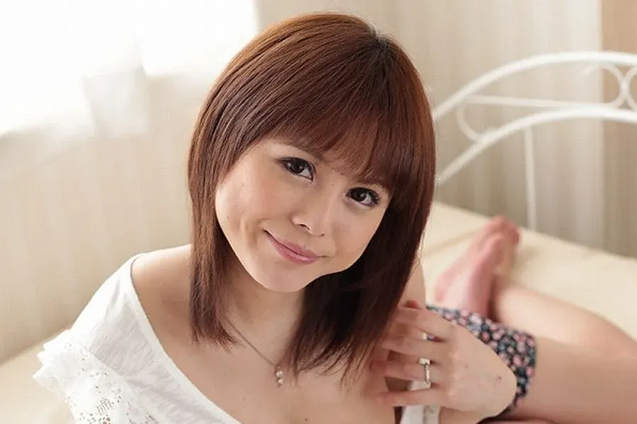 AV女優・水原えれな (みずはらえれな)
