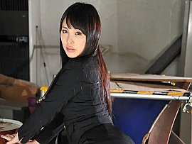 AV女優・杉浦美空 (すぎうらみう)