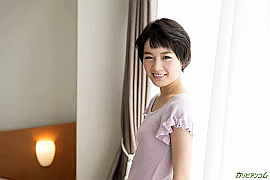 AV女優・羽田真里 (はねだまり)