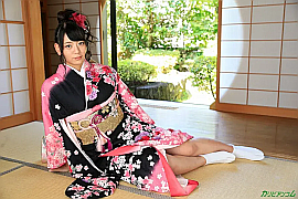 AV女優・白石真琴 (しらいしまこと)