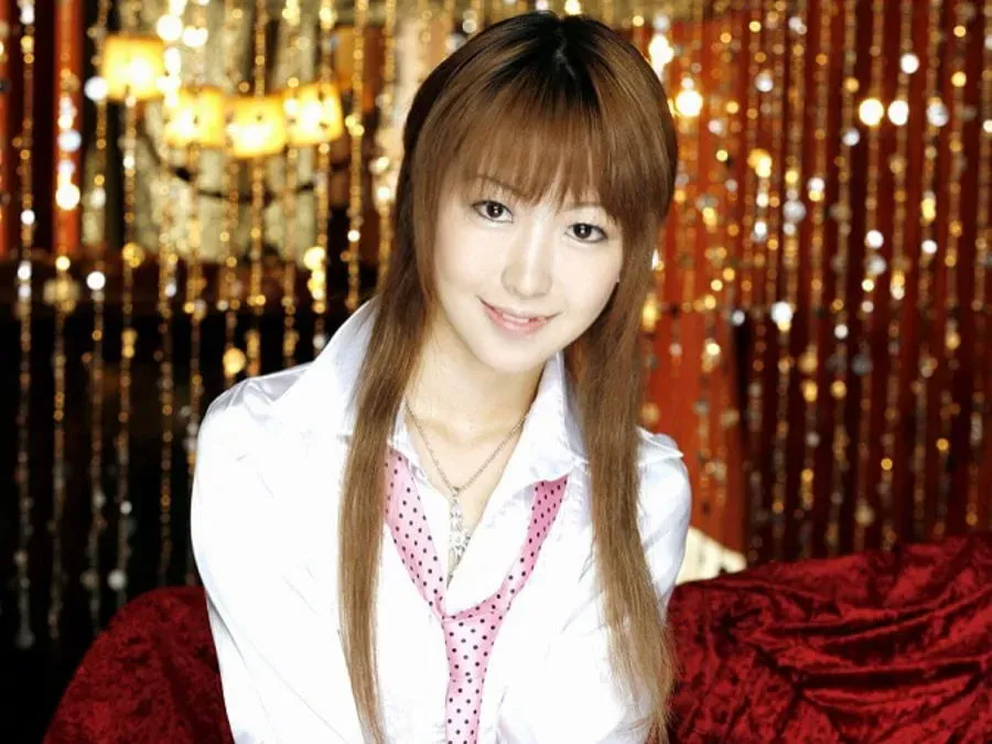 AV女優・若葉こころ (わかばこころ　浜崎瑞穂　みちこ)