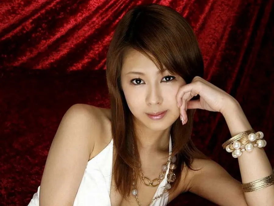 AV女優・桜子（さくらこ)